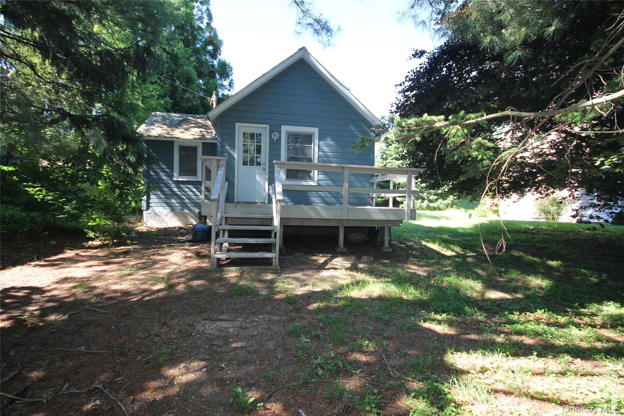 Home in Jericho, NY 11753 — photo 2