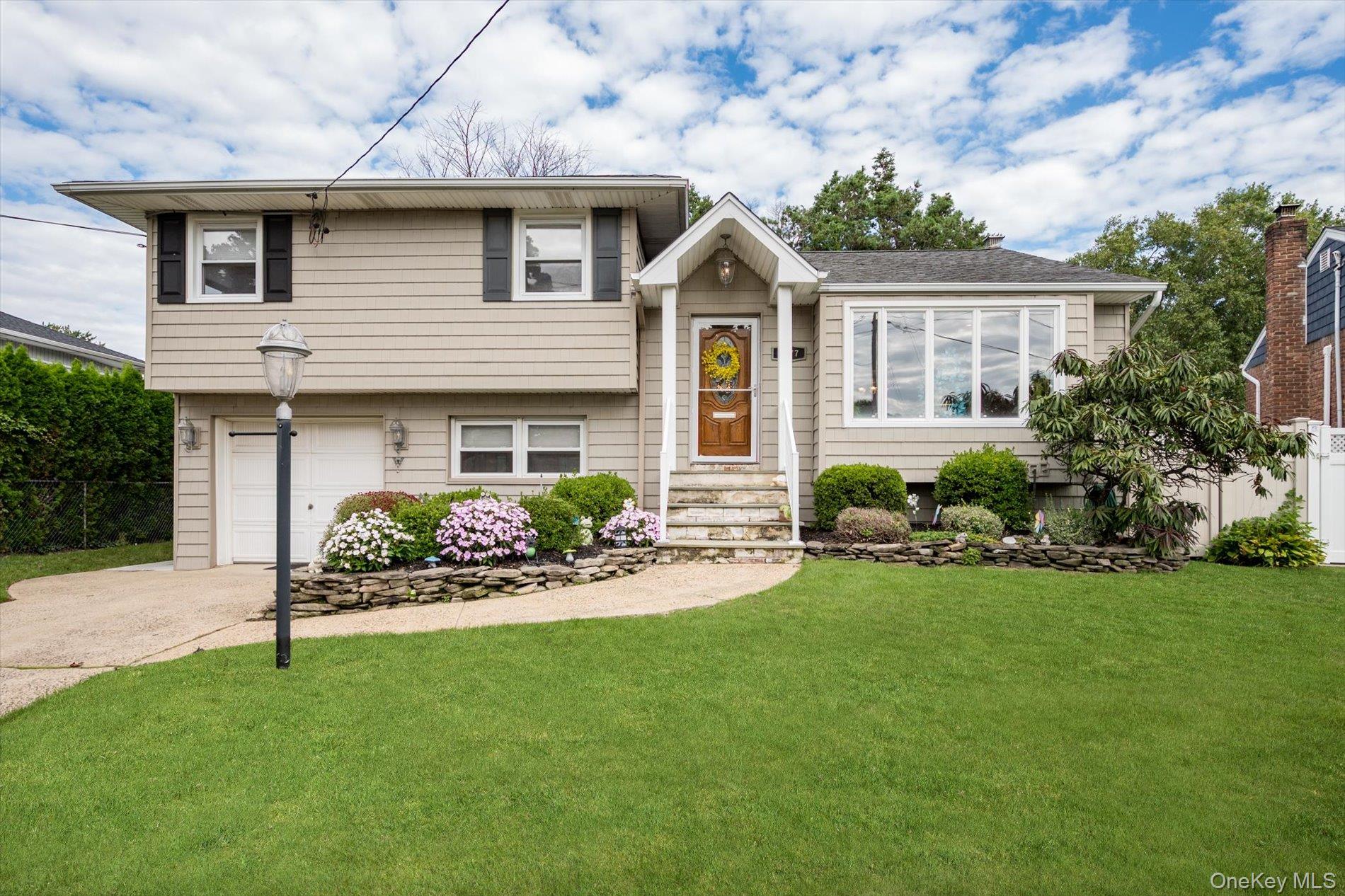 2877 Gerald Court — photo