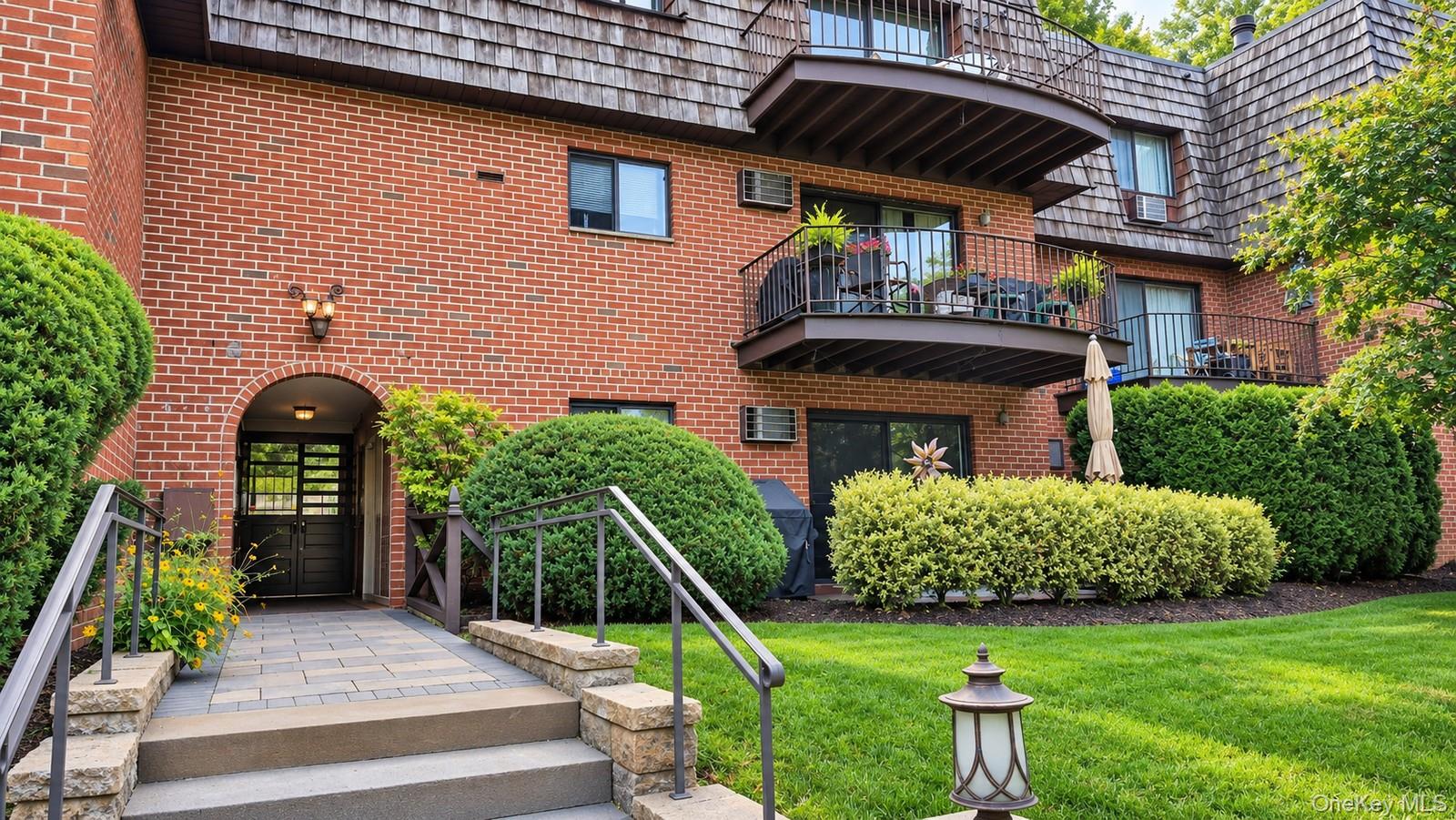 4 Briarcliff Drive S 9 — photo