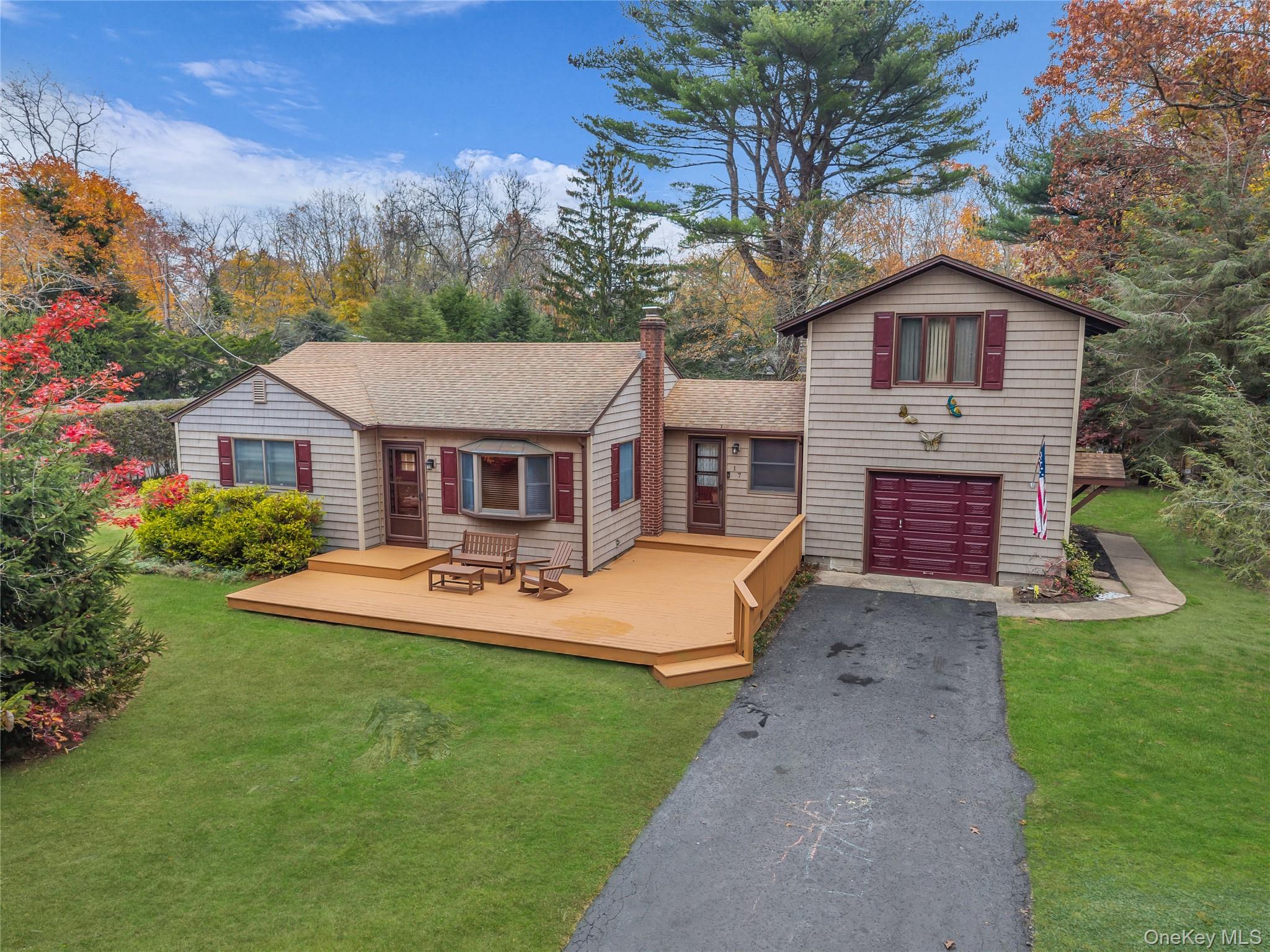 17 Hawkins Lane — photo
