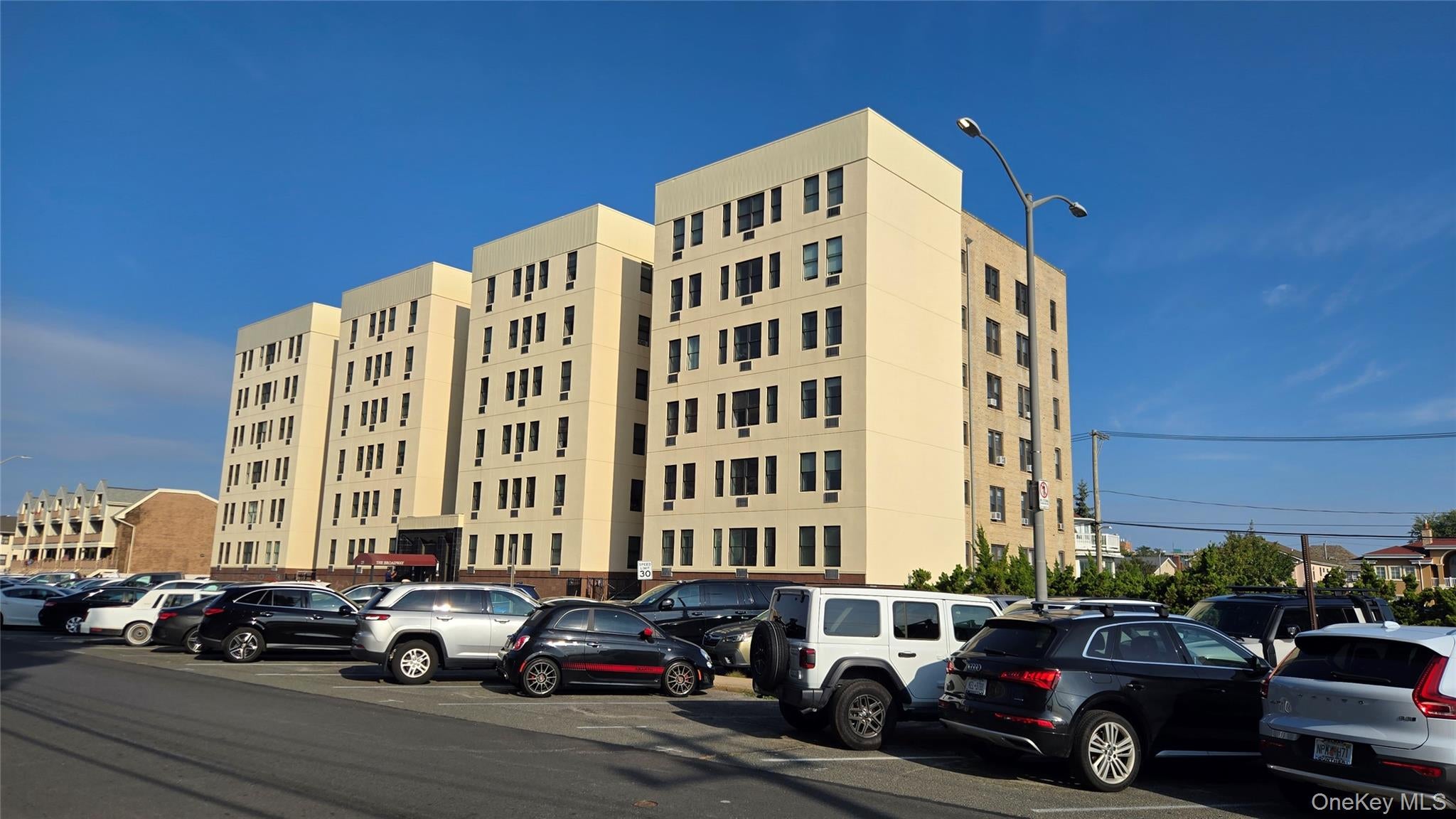 25 W Broadway 501 — photo