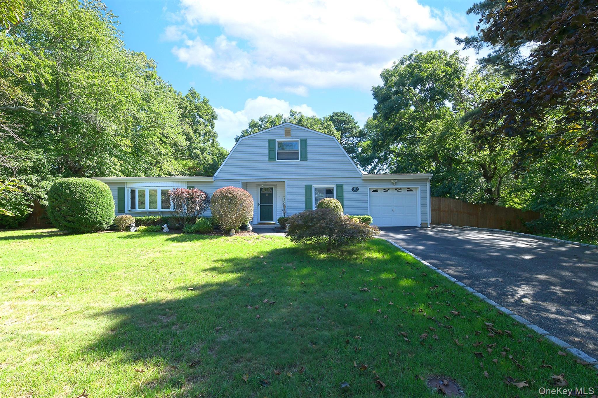 11 Crooked Pine Drive — photo