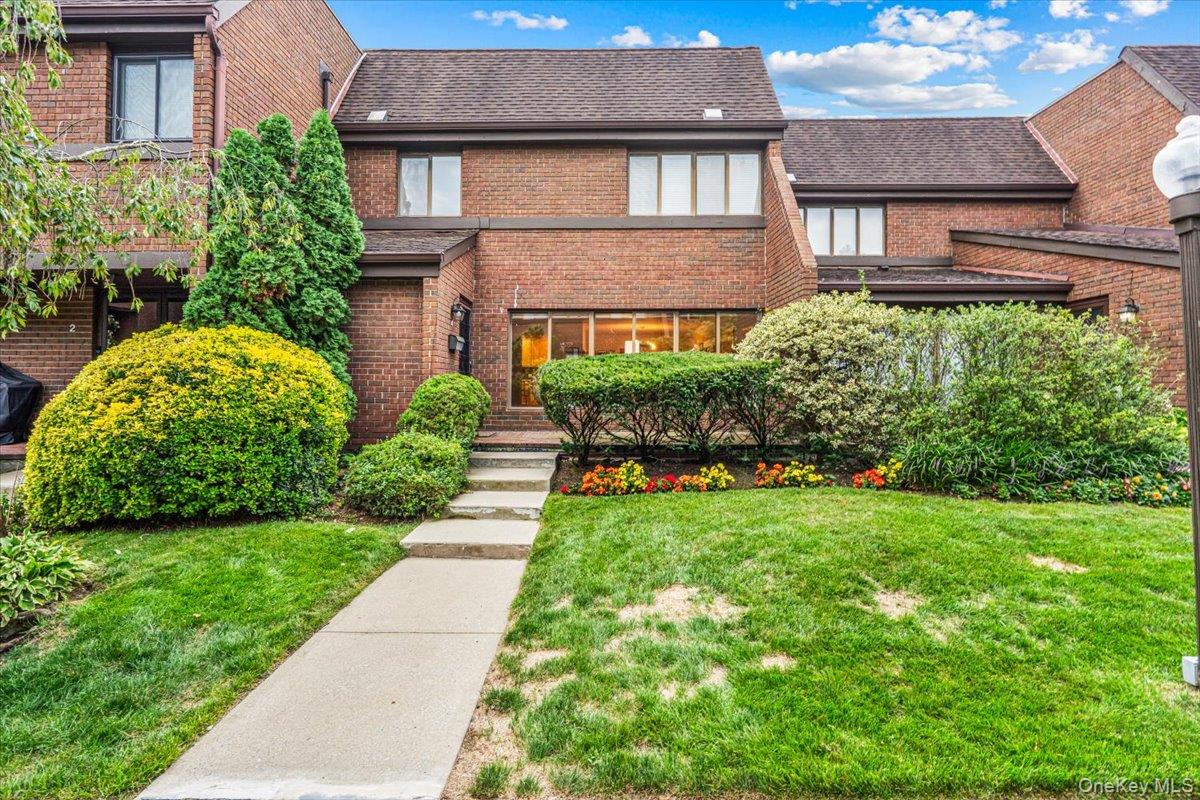 4 Spring Hollow — photo