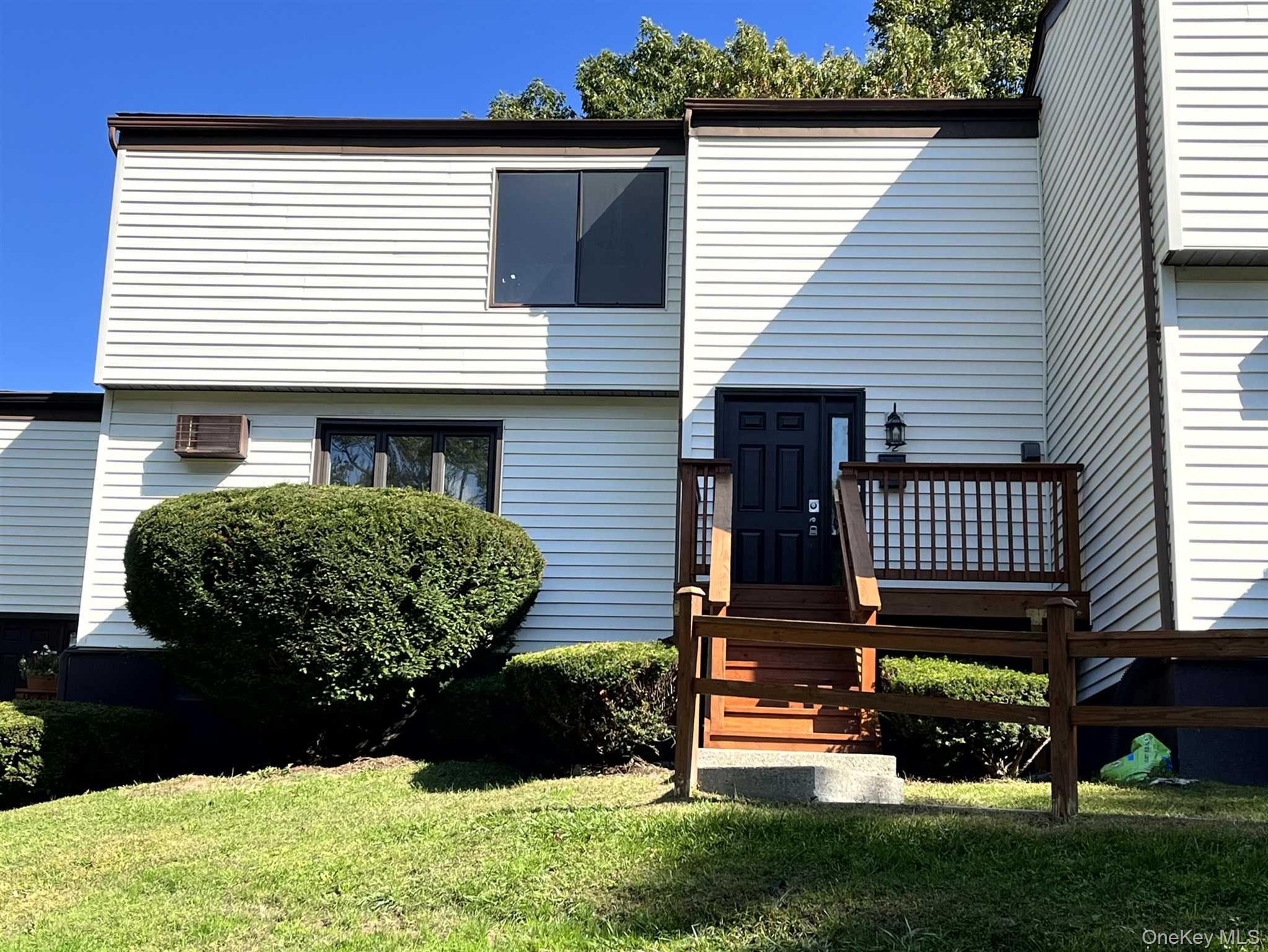 3 Hook Road 52 — photo