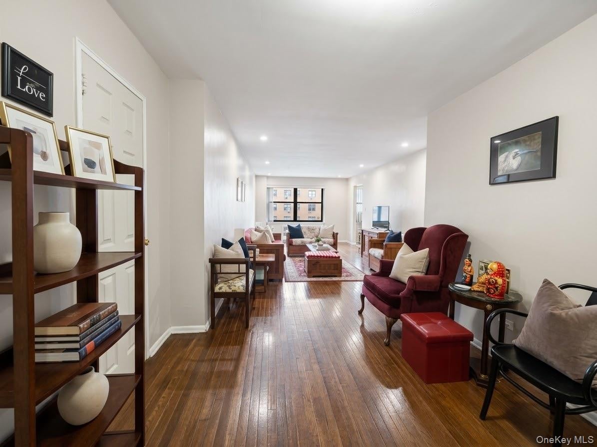 9430 60th Avenue 5D — photo