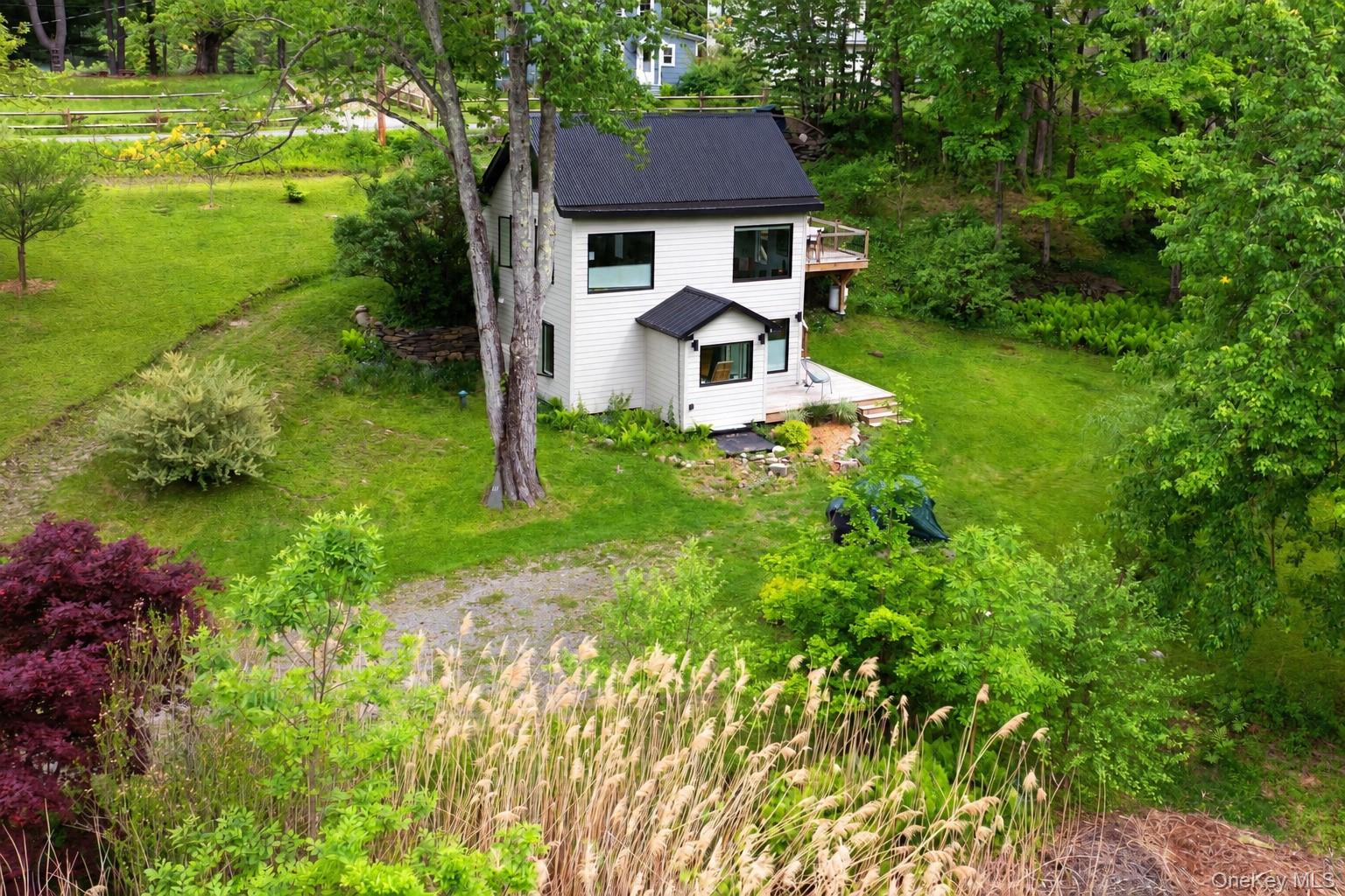 14 & 18 Lake Hill Road — photo