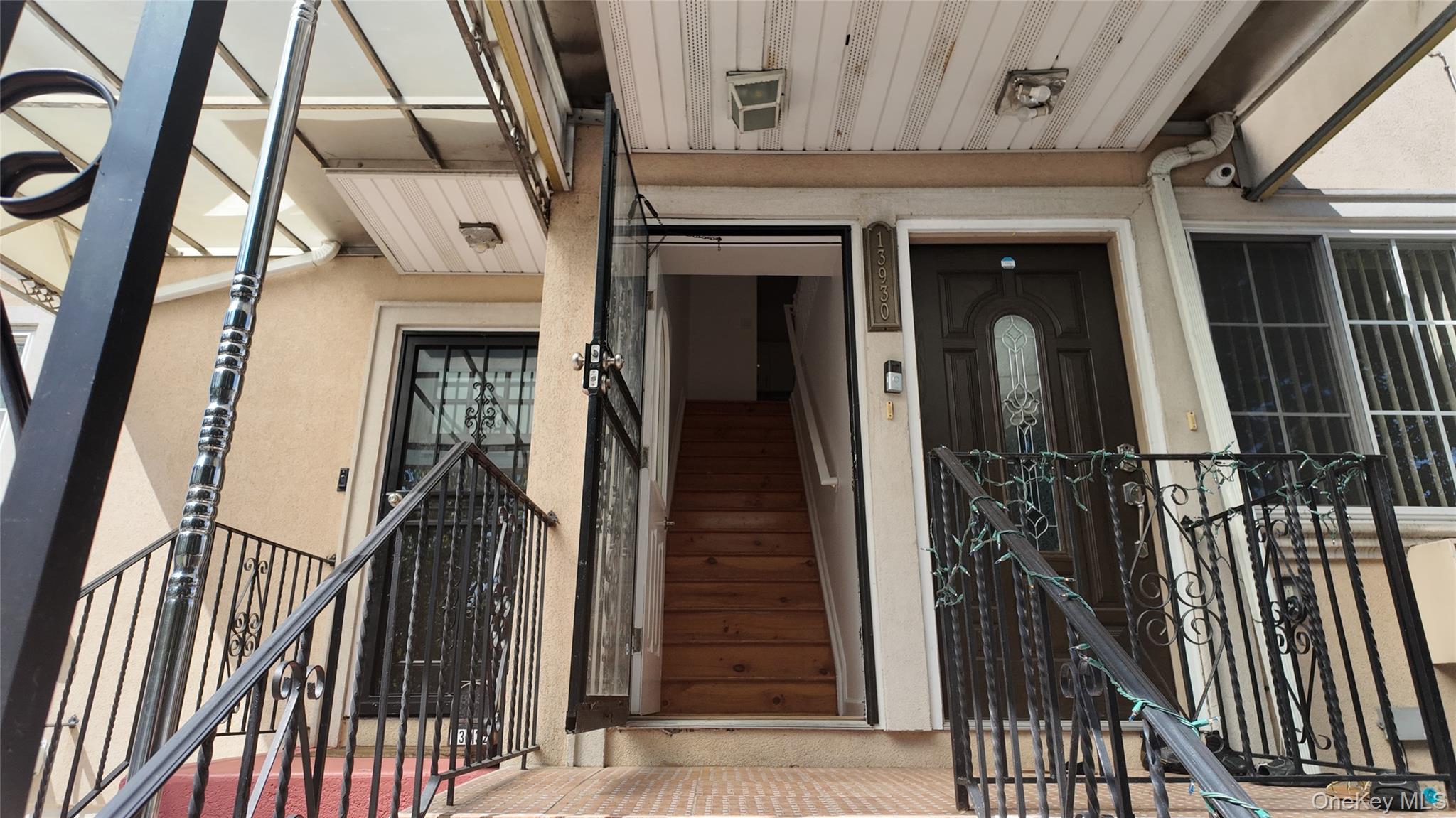 13930 Laurelton Parkway — photo