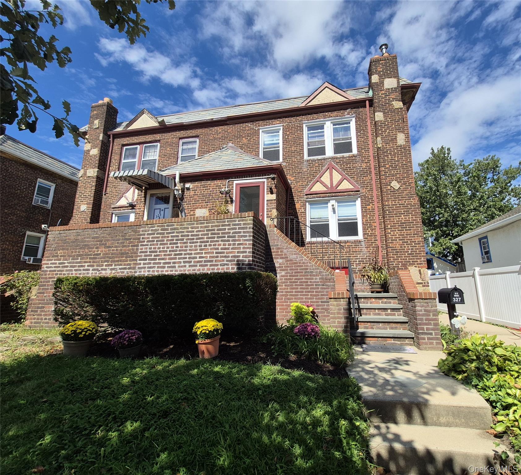 327 E Pine Street — photo