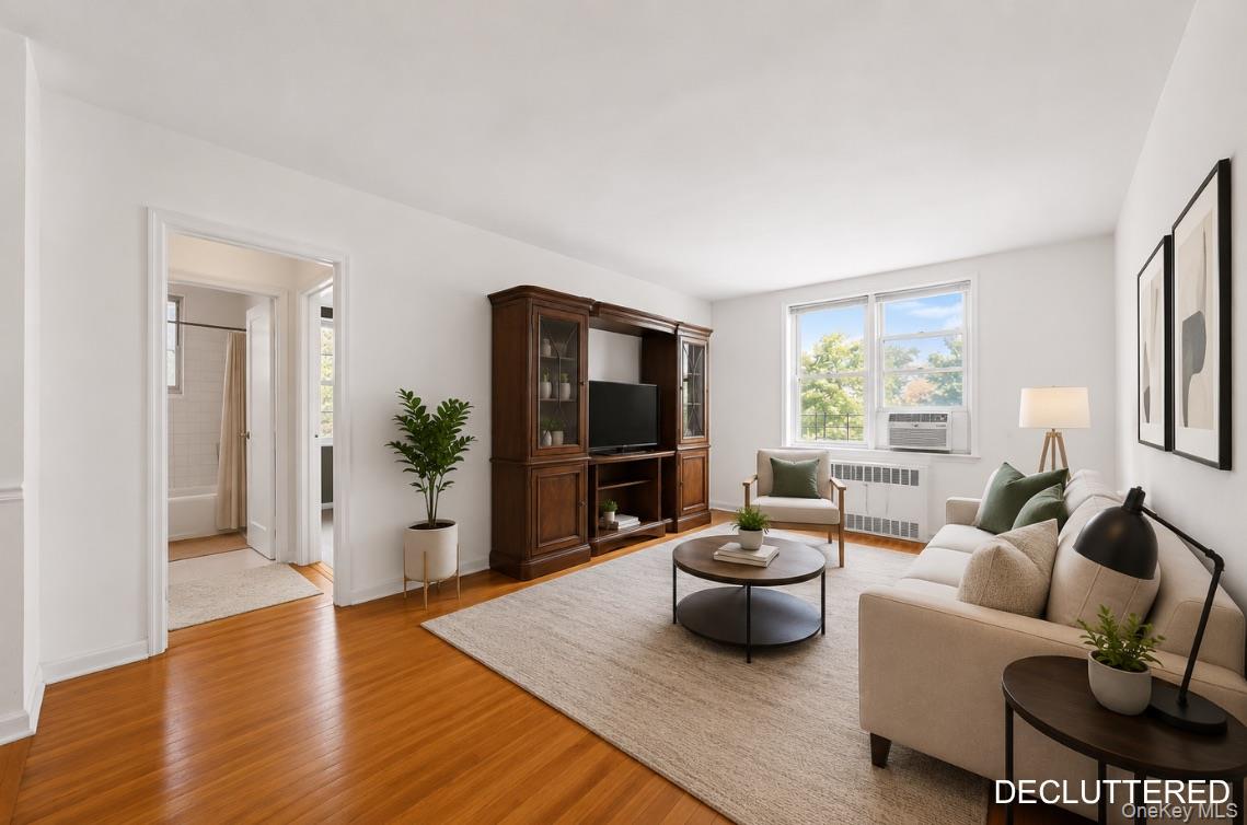 5645 Netherland Ave Apt 5E — photo