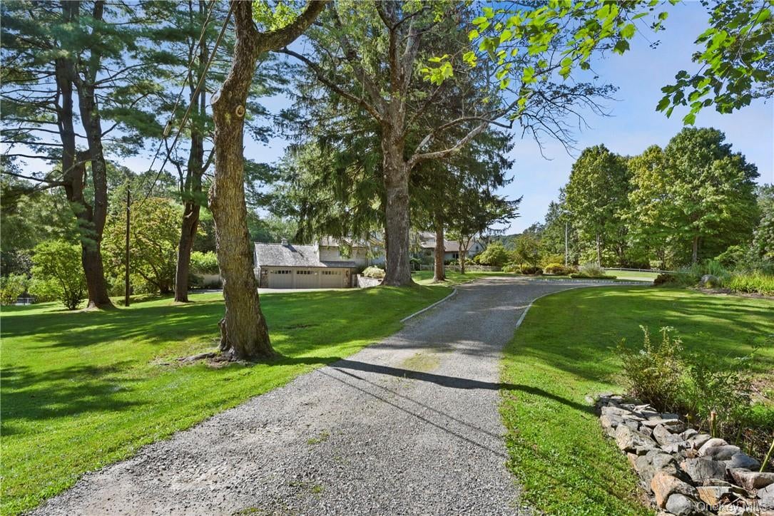 106 Old Stone Hill Road — photo