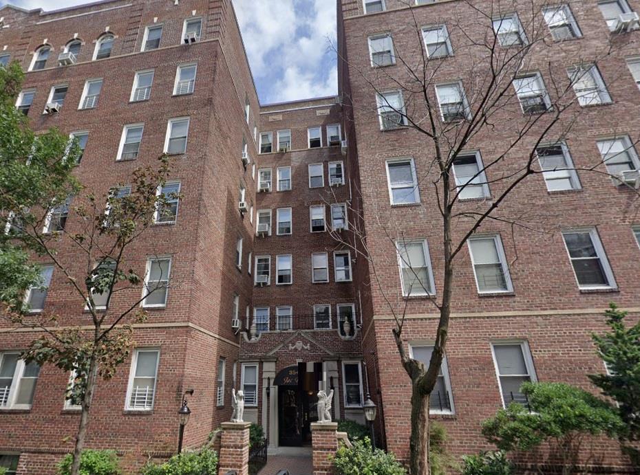 35-05 72 Street 2C — photo