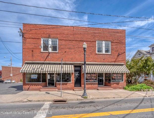 211 Main Street — photo