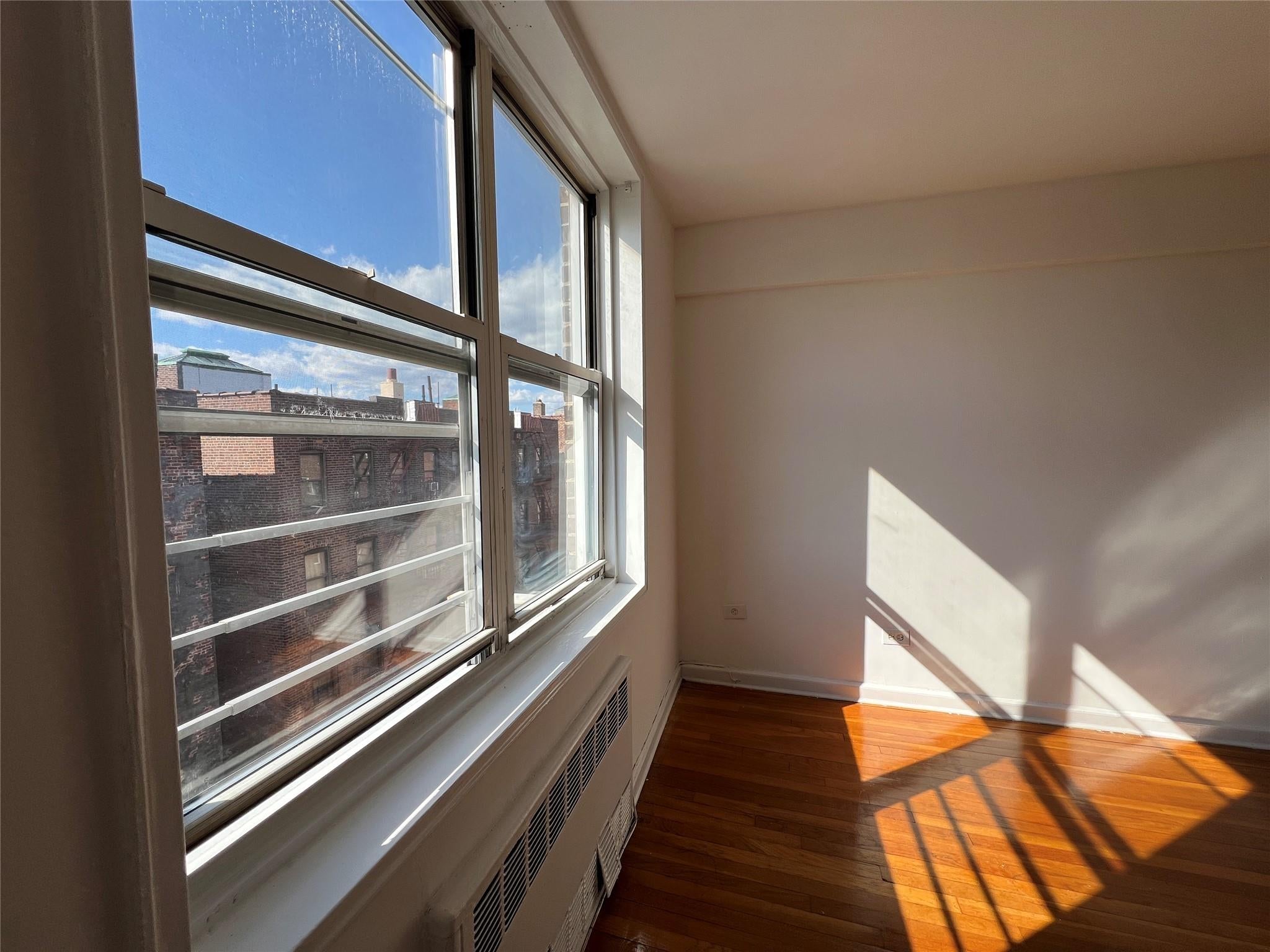 1475 Thieriot Avenue 5J — photo