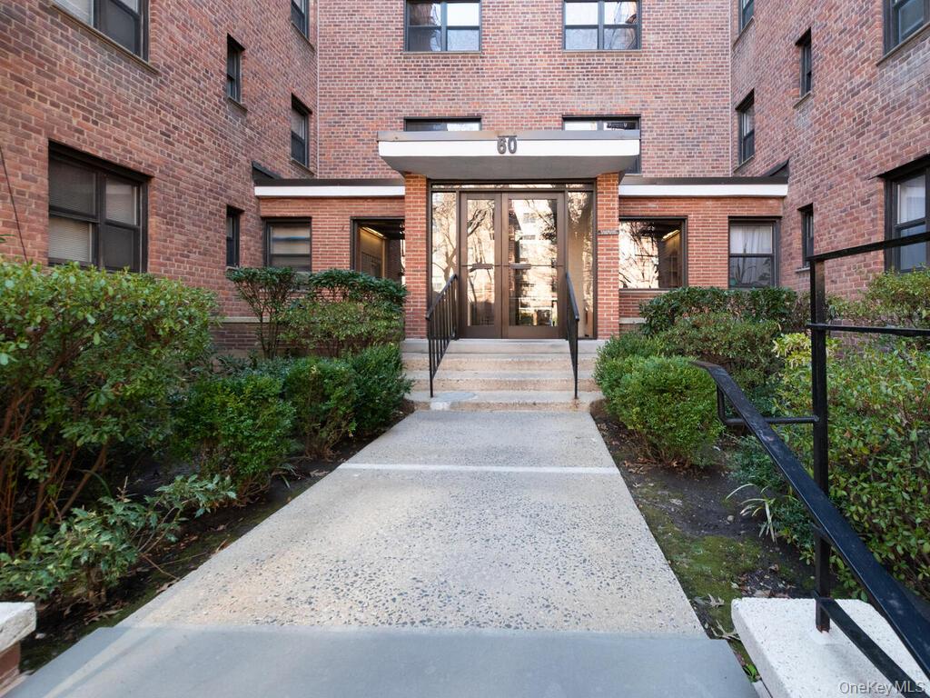 60 White Oak Street 2-H — photo