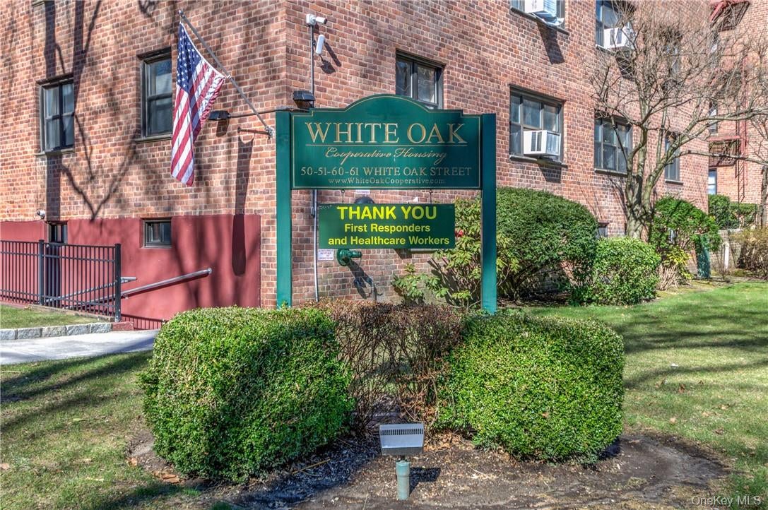50 White Oak Street 3G — photo