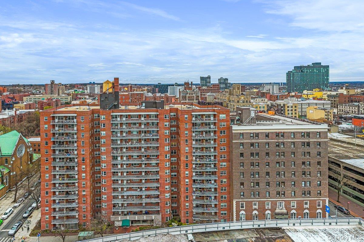 89-15 Parsons Boulevard 11D — photo