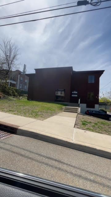 123 Rombout Avenue 2 — photo
