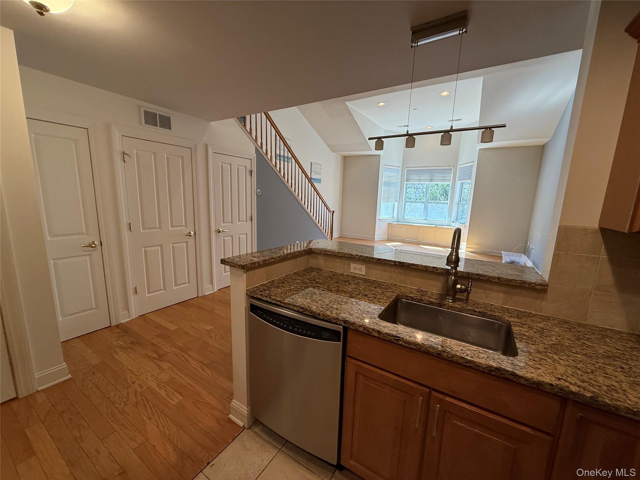 1405 Round Pointe Drive — photo