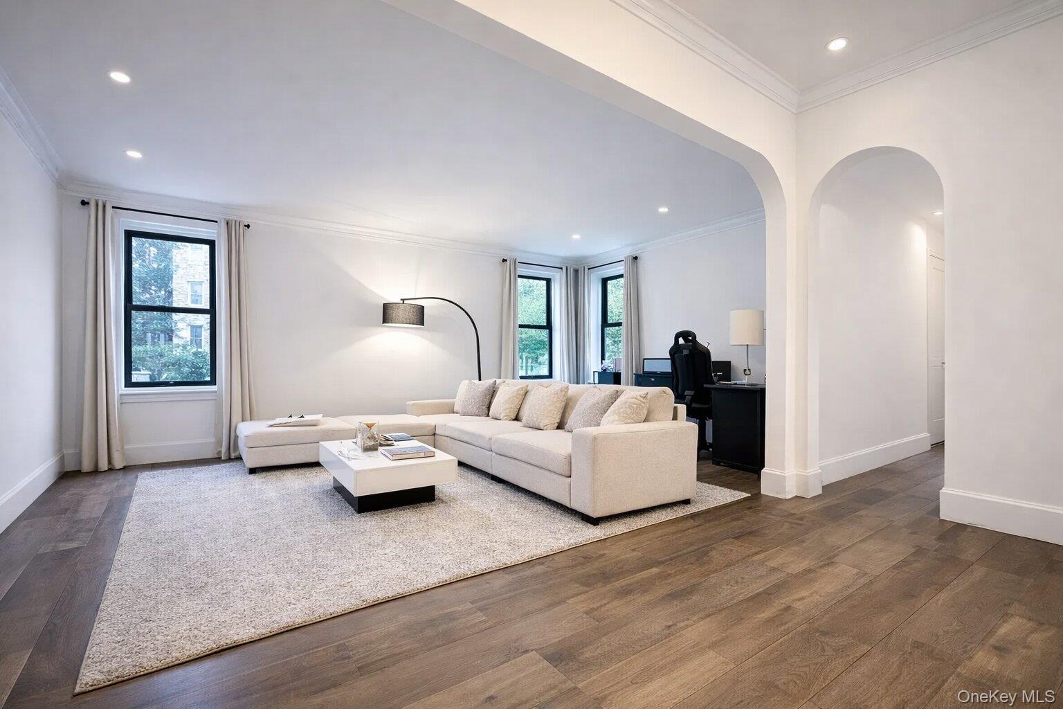 3000 Valentine Avenue 2E — photo
