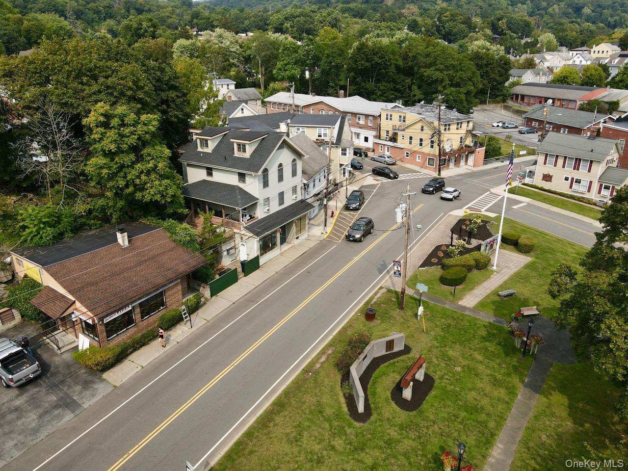 233 Main Street — photo