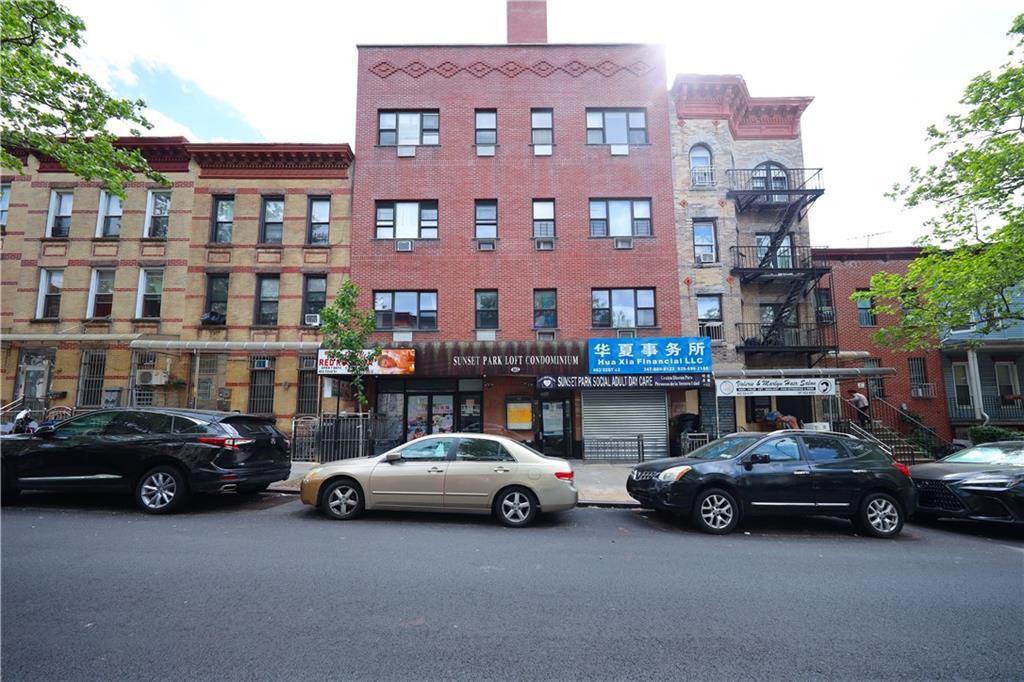 462 52nd Street 2D — photo