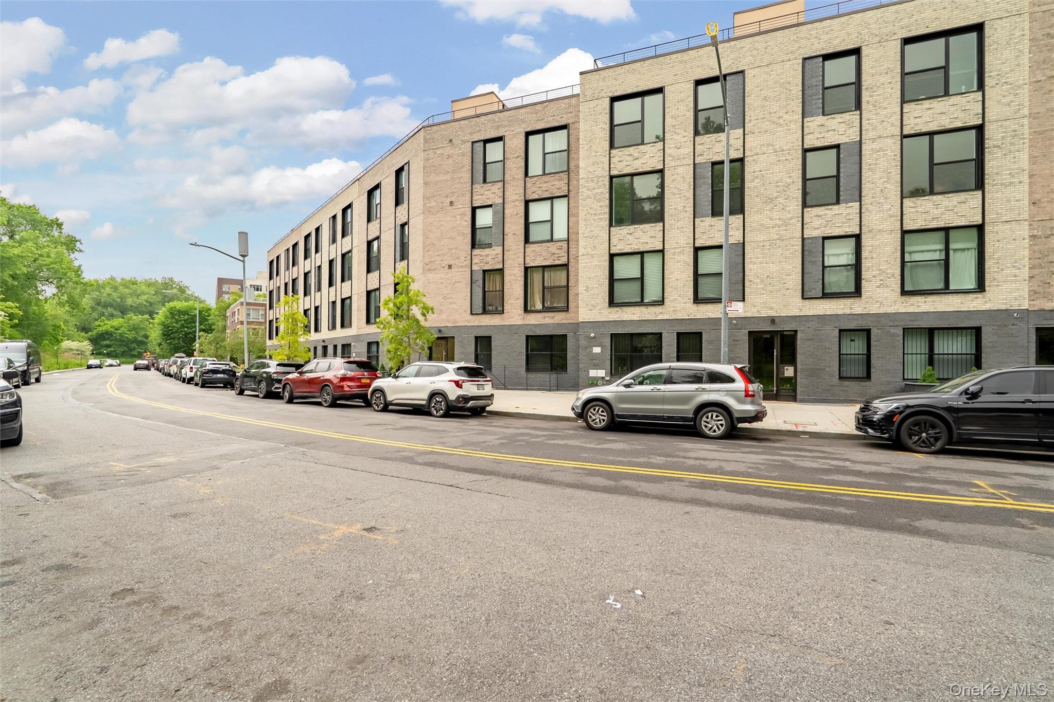 355 Bronx River Avenue 3B — photo