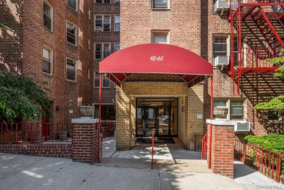 67-25 Clyde Street 5D — photo