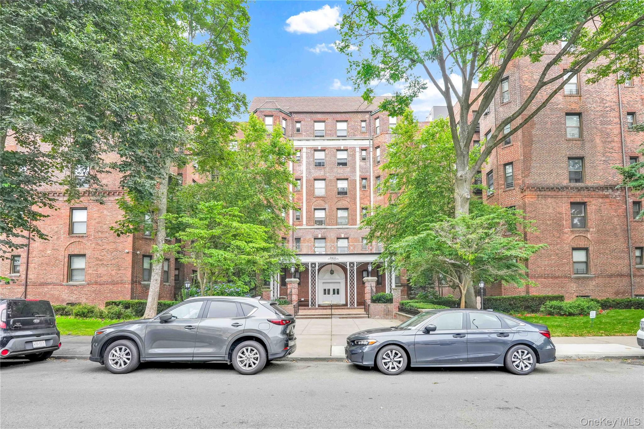 84-51 Beverly Road 5P — photo