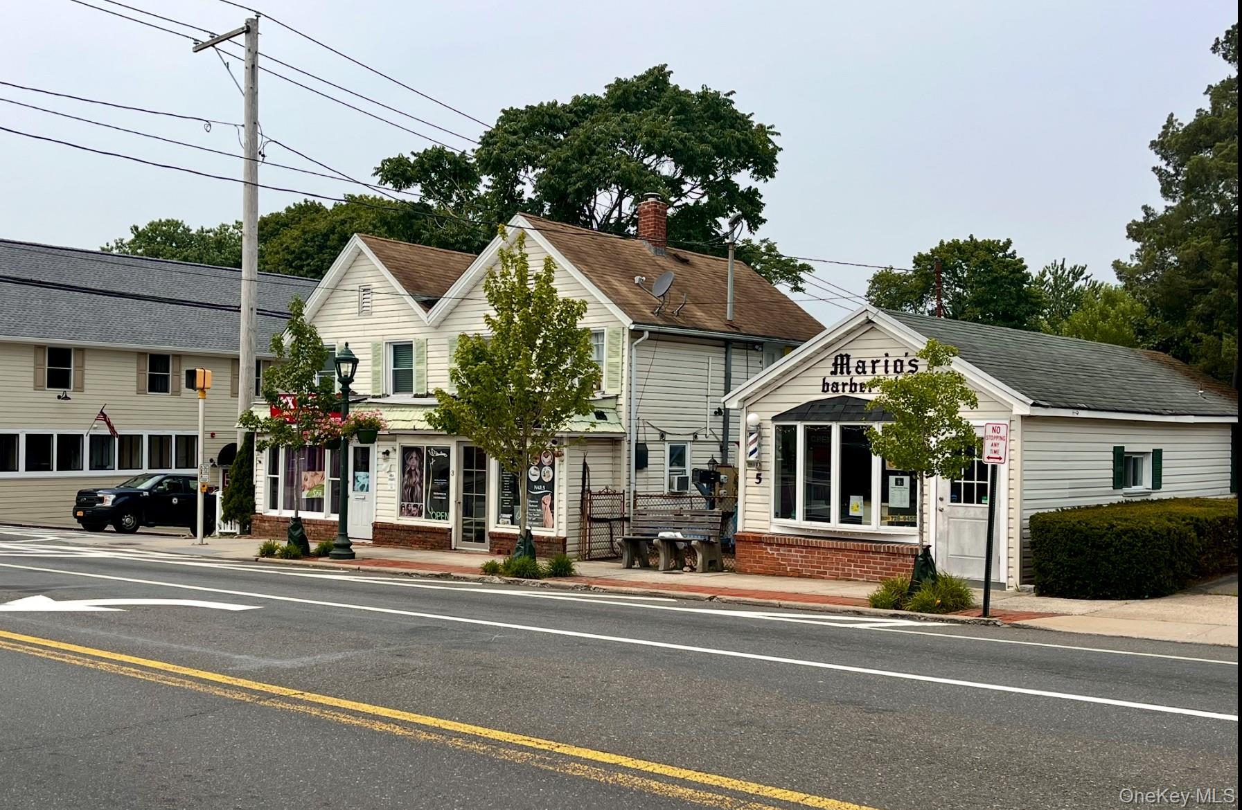 1 E Montauk Highway — photo