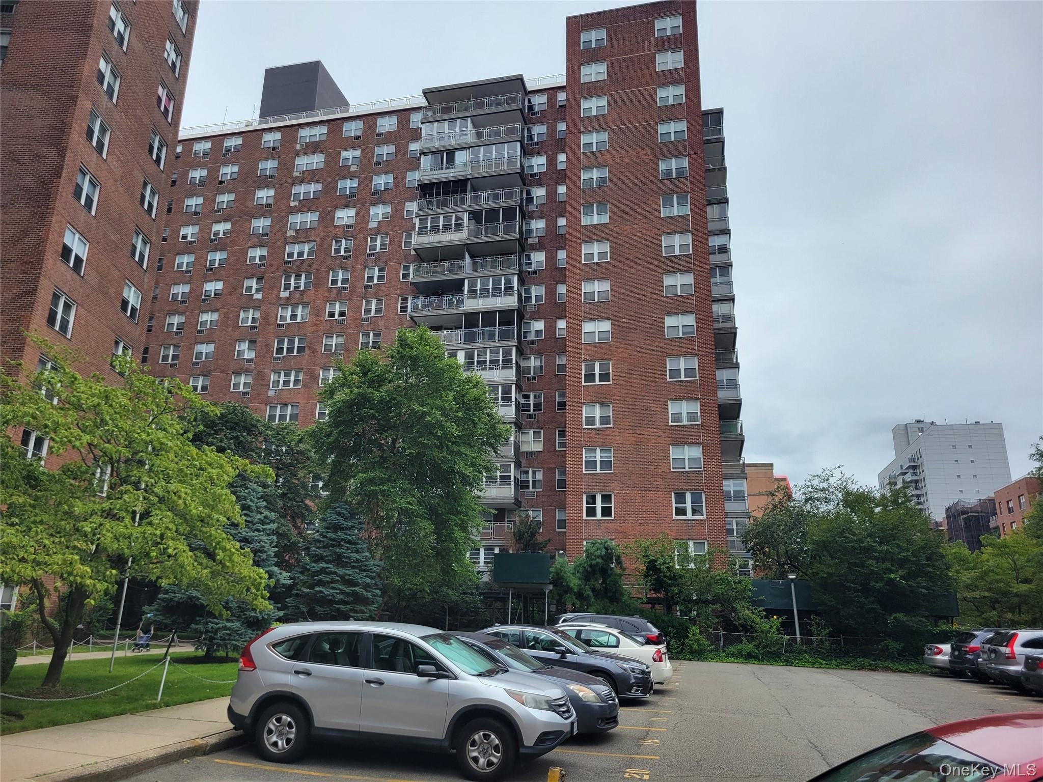 138-10 Franklin Avenue 5H — photo