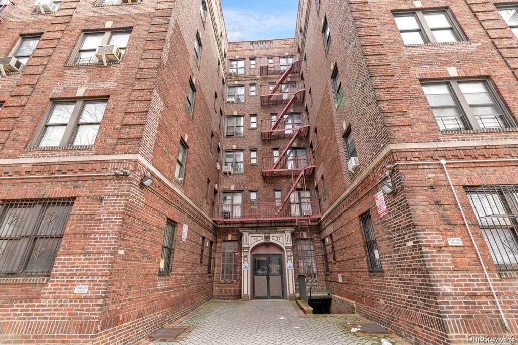 4333 48th Street 4H — photo