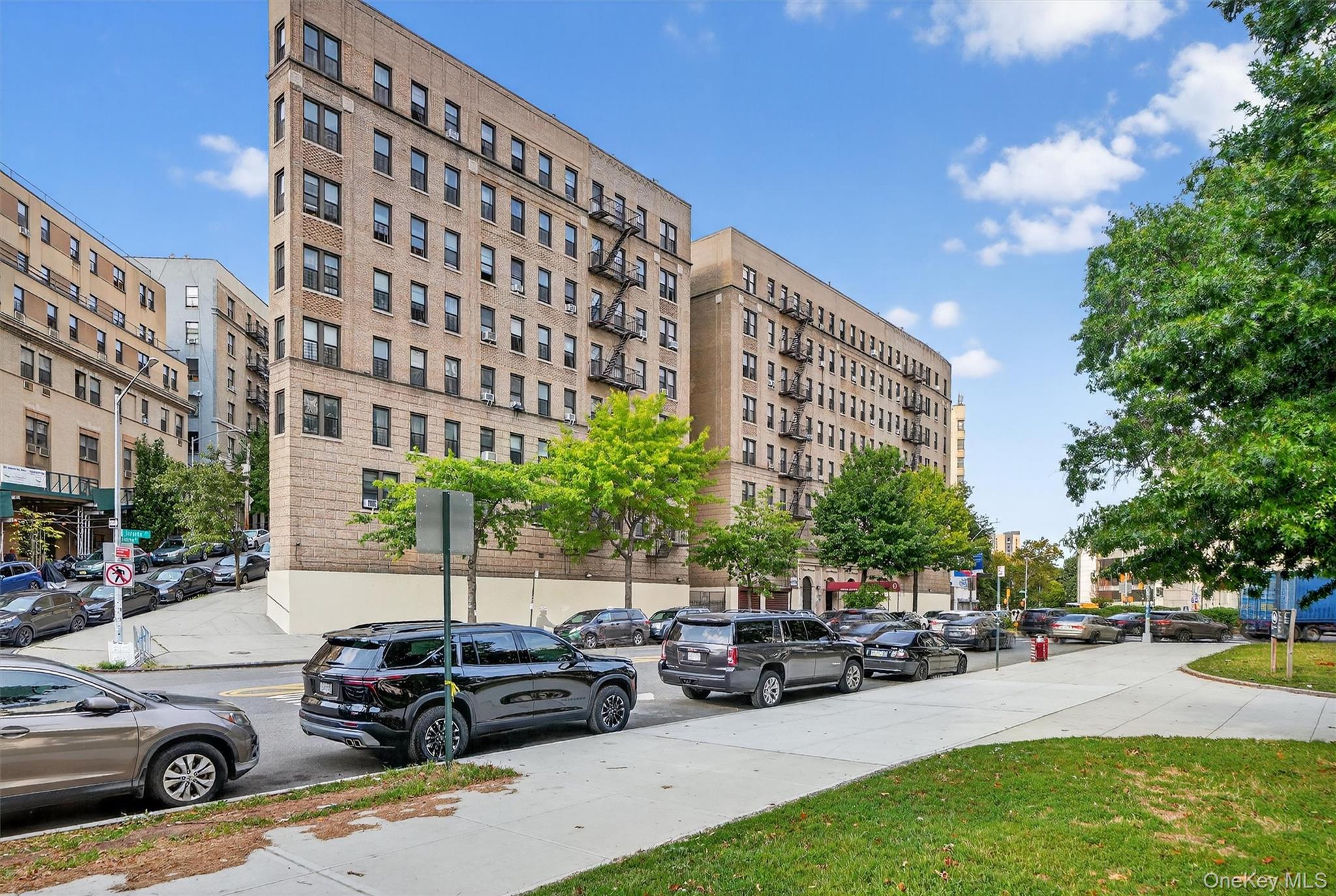 941 Jerome Avenue 12G — photo