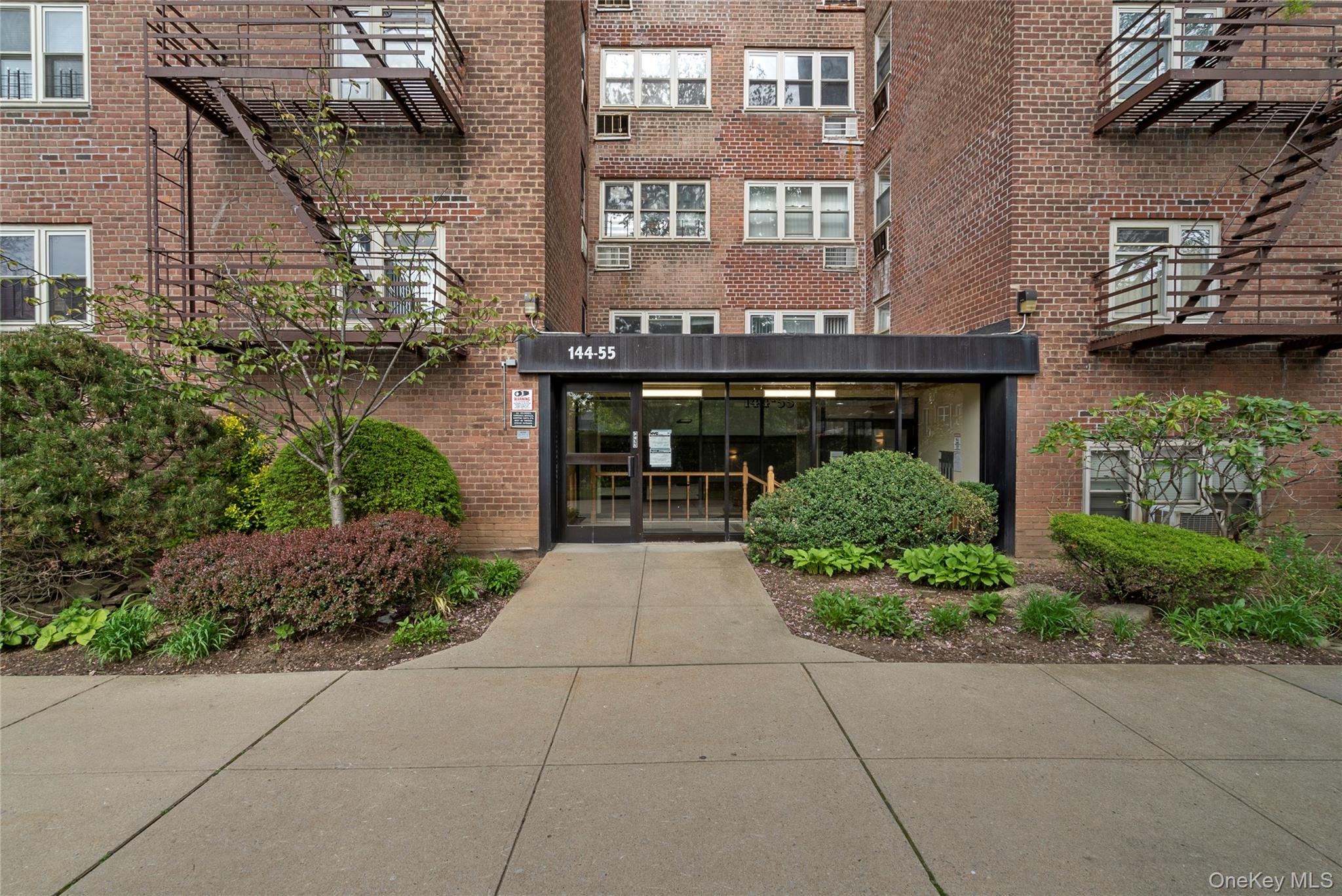 144-55 Melbourne Avenue 6E — photo