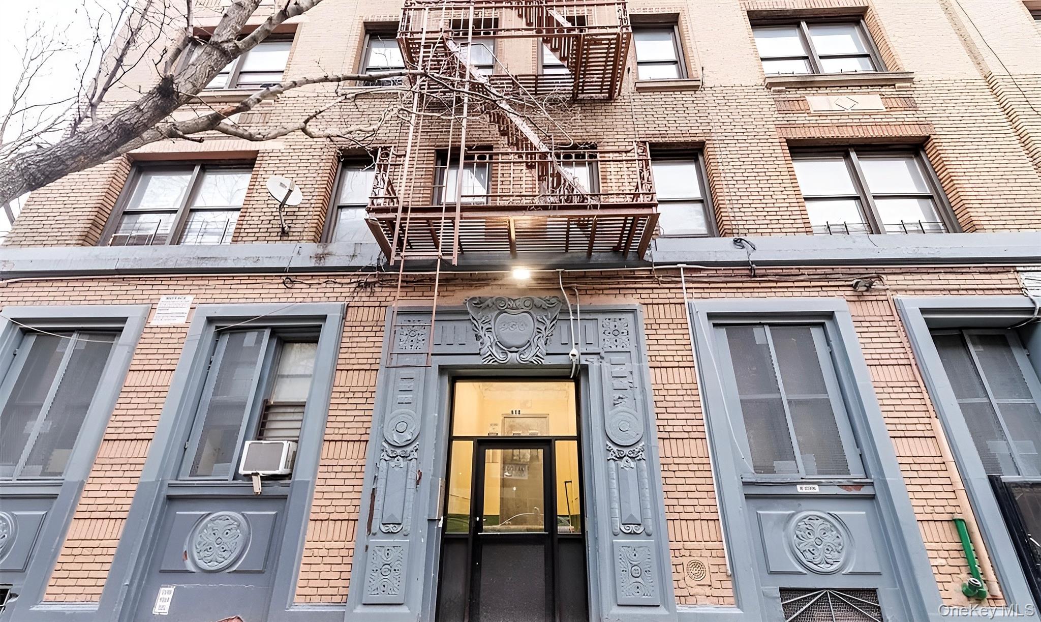 950 Hoe Avenue 4D — photo