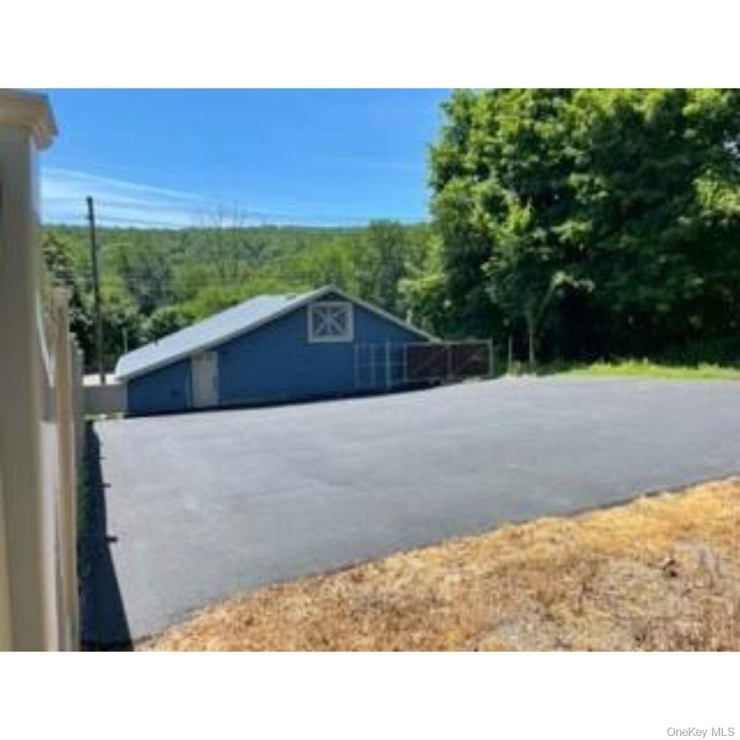 1099 Route 17 — photo
