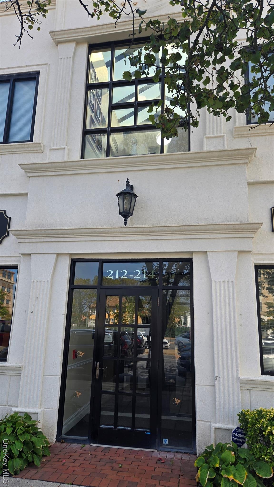 212 W Park Avenue Upper — photo