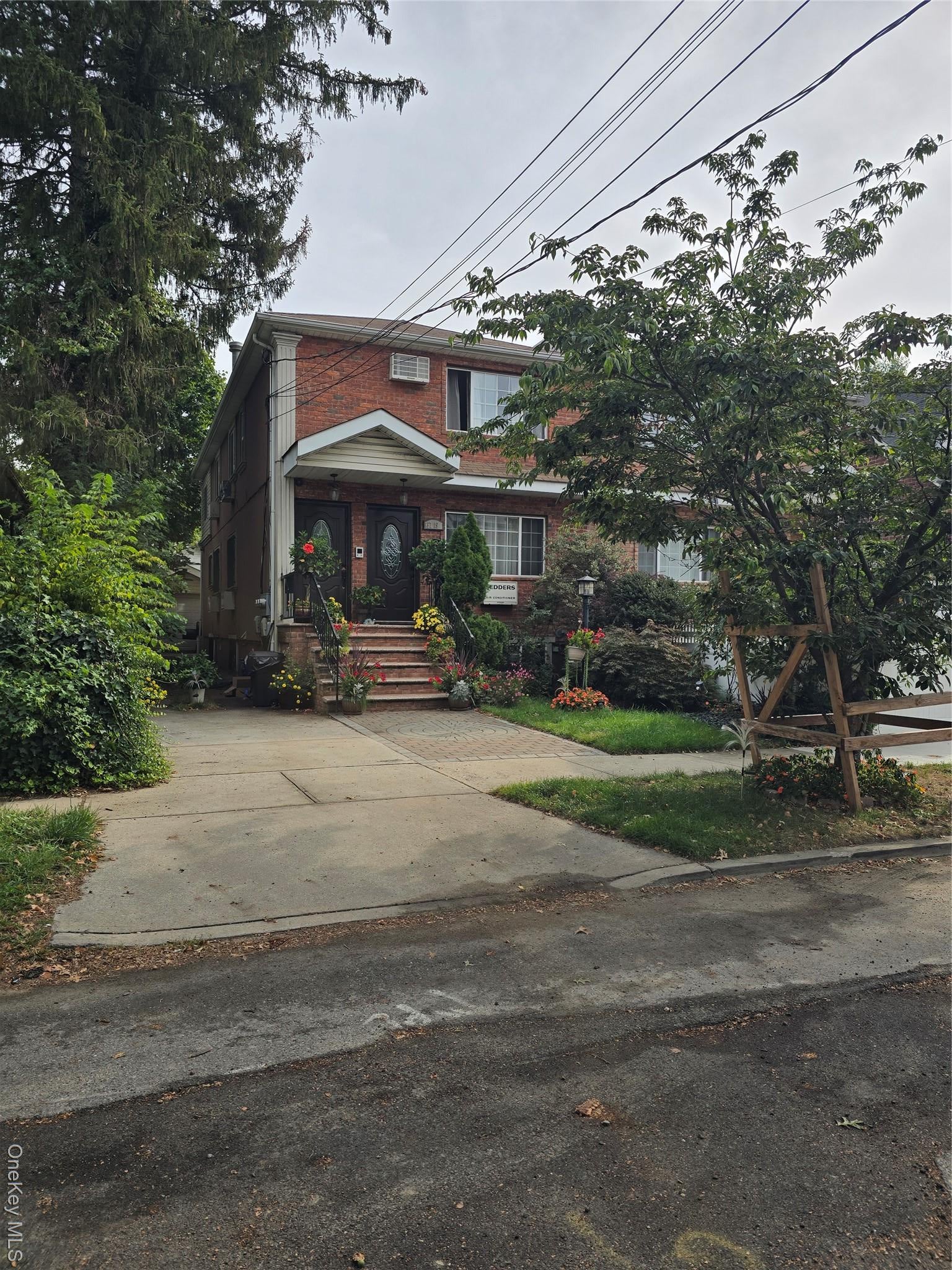 13719 Southgate Street — photo