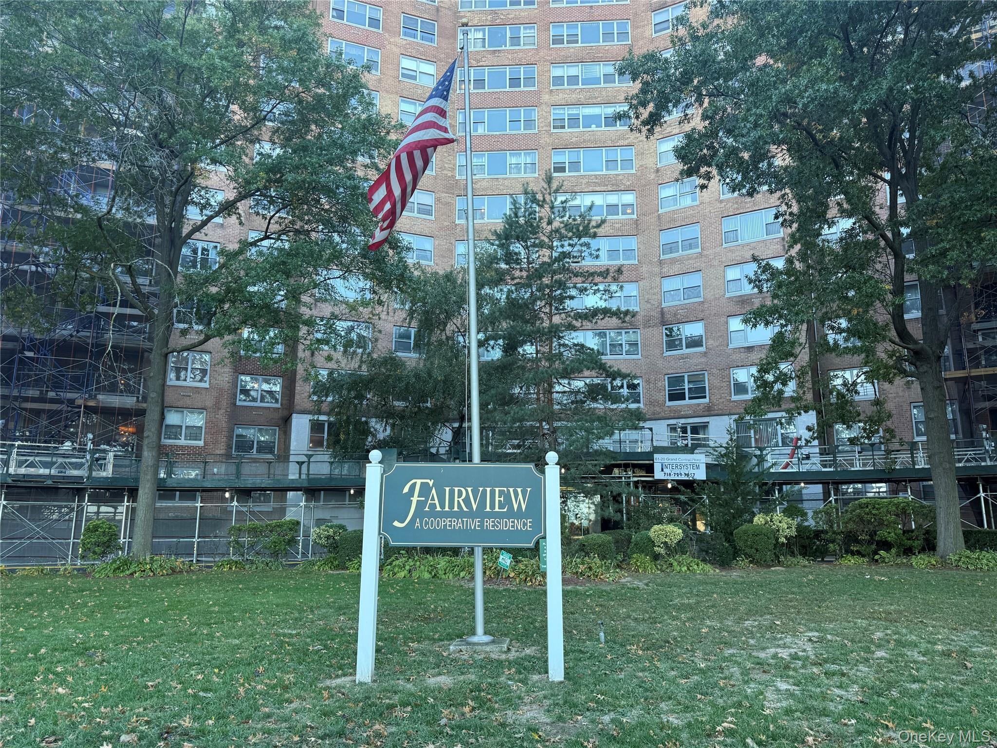 61-20 Grand Central Parkway B1501 — photo