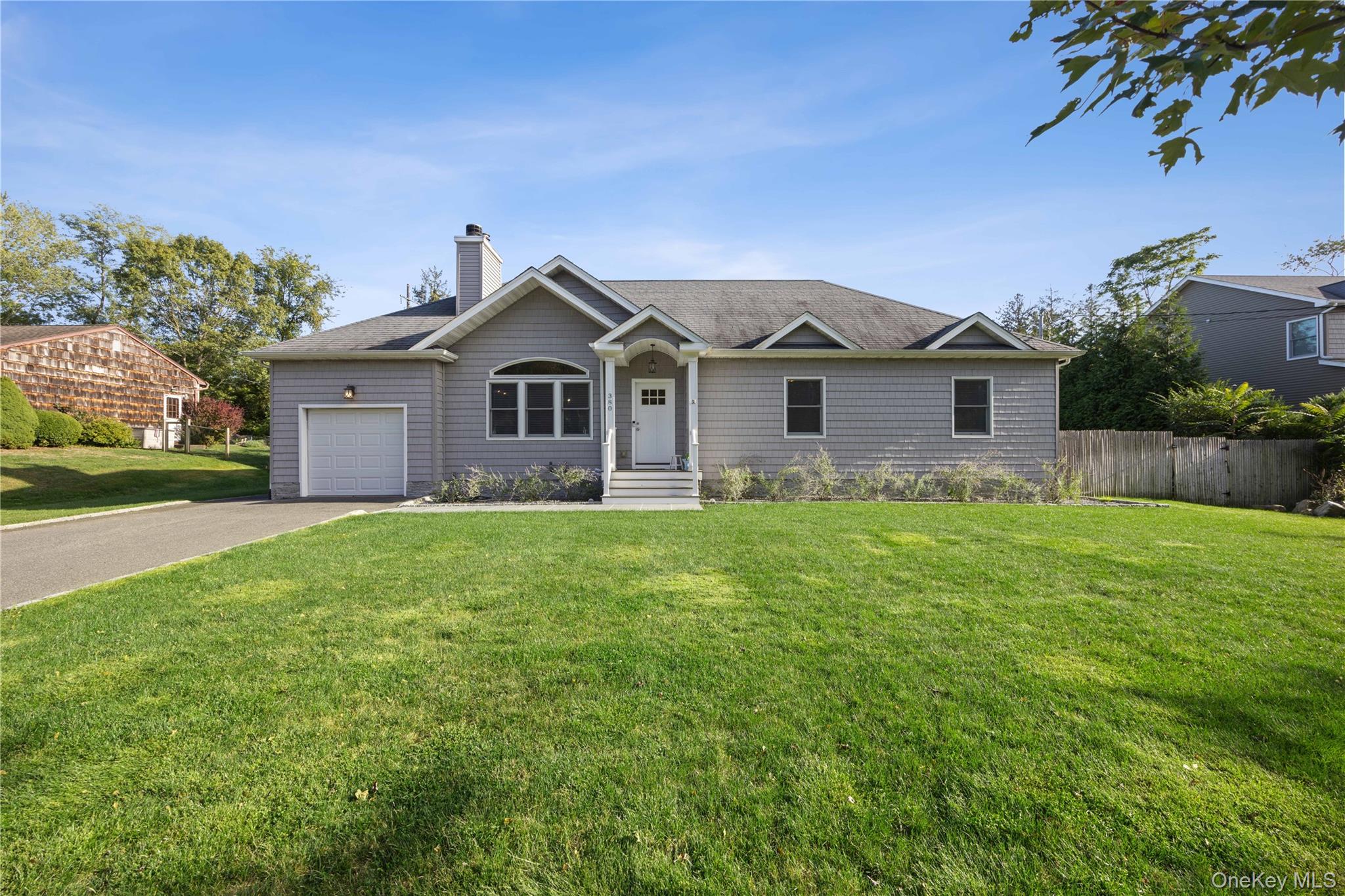 380 Homestead Way — photo