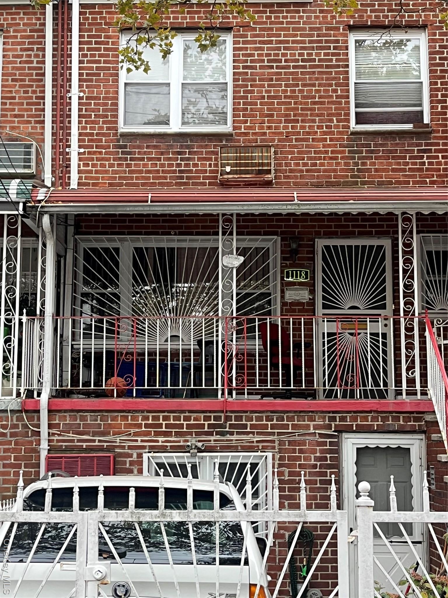 1118 E 101st Street — photo