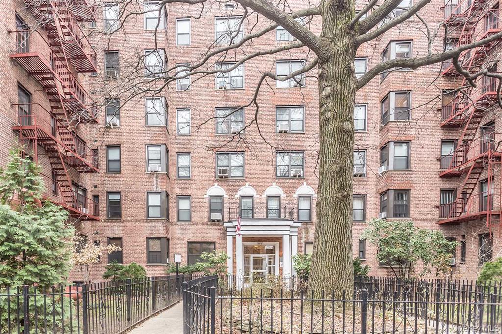 87-10 34 Avenue #4 — photo