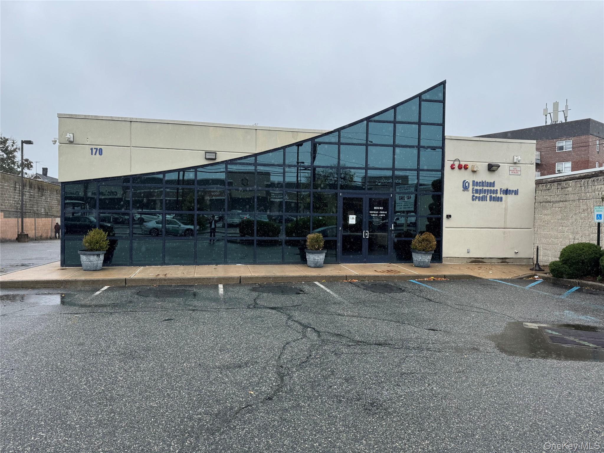 170 Route 59 — photo