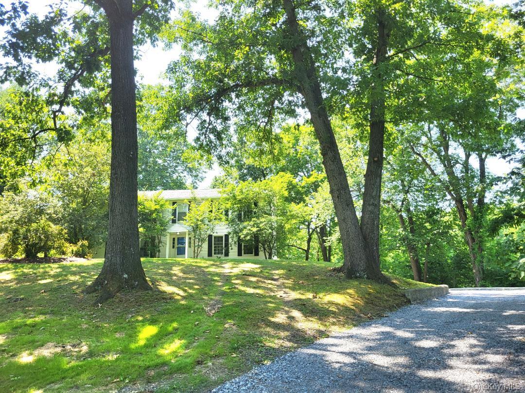 15 Blue Jay Drive — photo