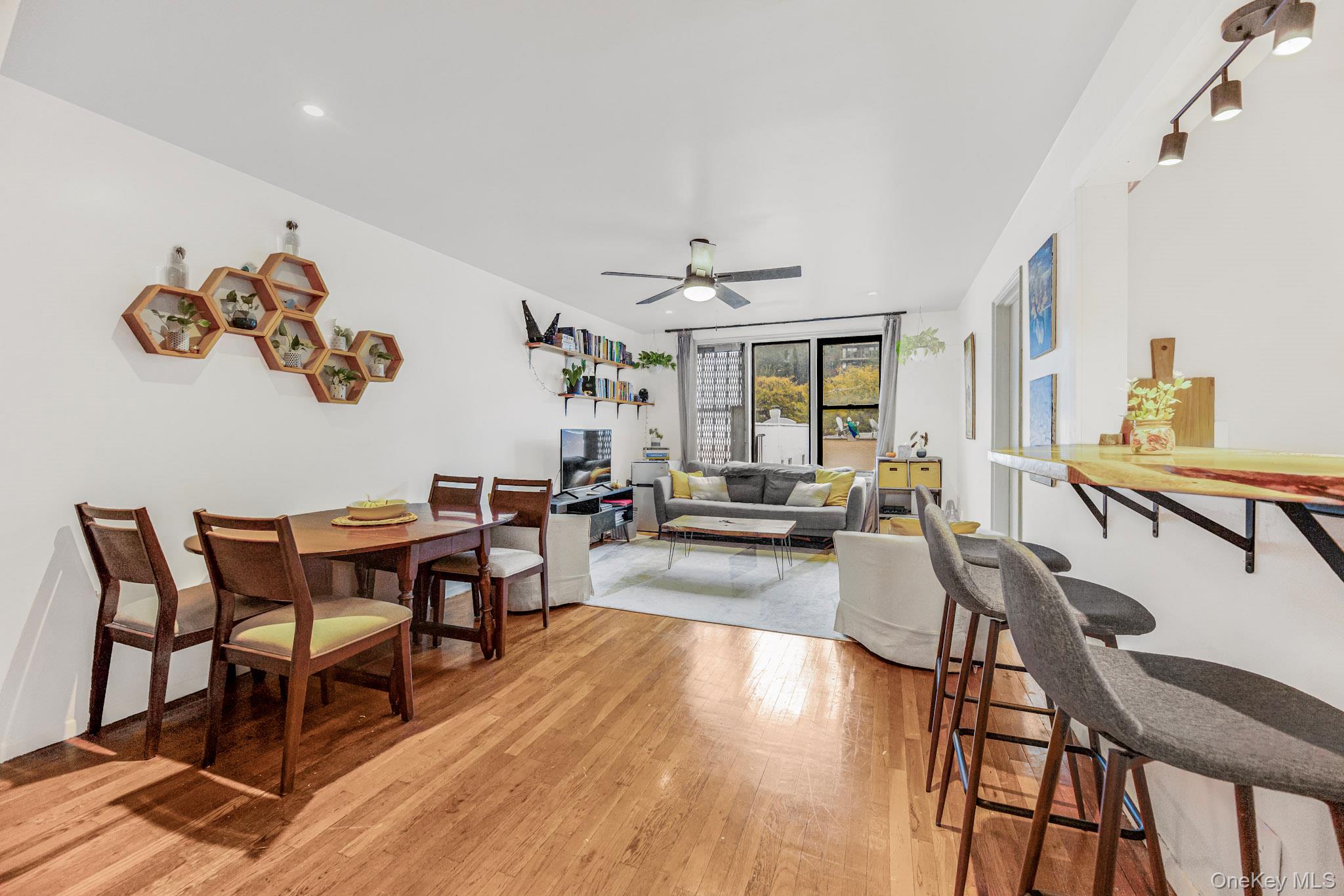2860 Bailey Avenue 5D — photo