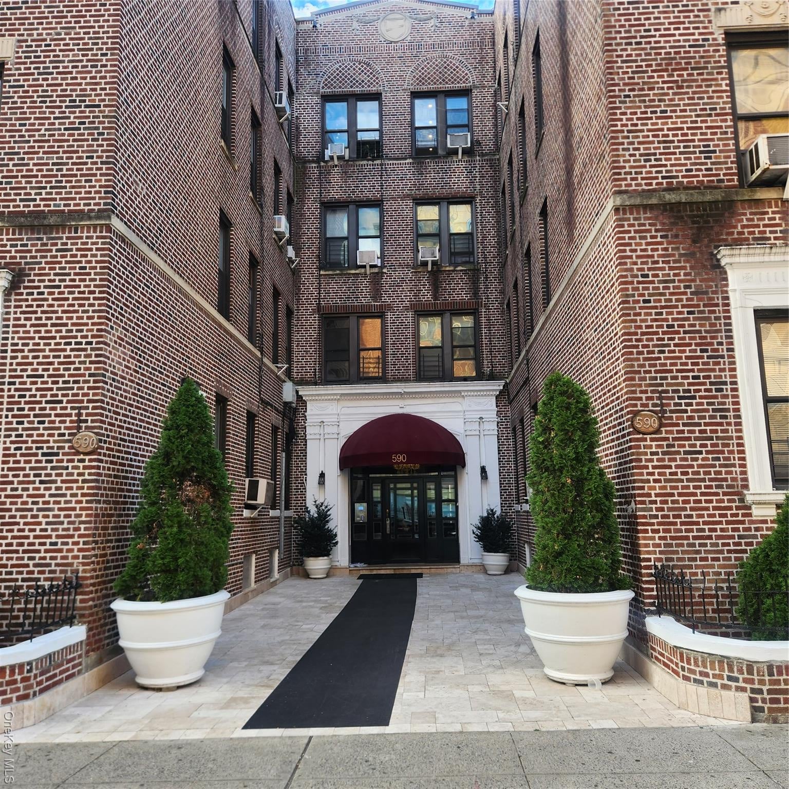 590 Parkside Avenue 1Bw — photo