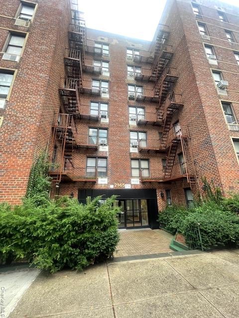 2165 Matthews Avenue 4F — photo