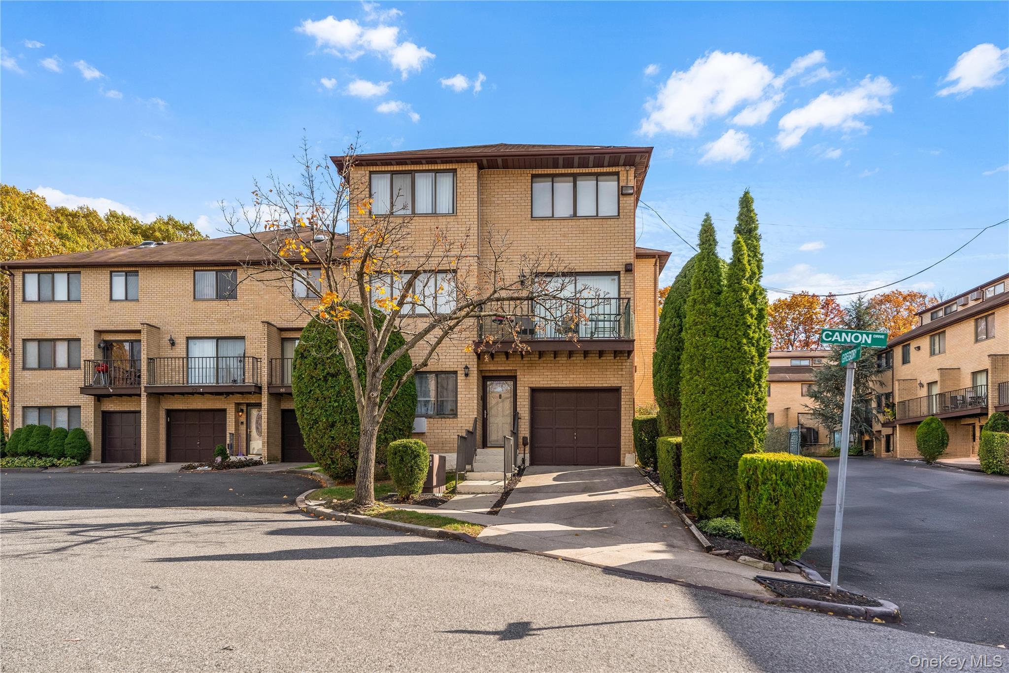 17 Gregory Lane a — photo