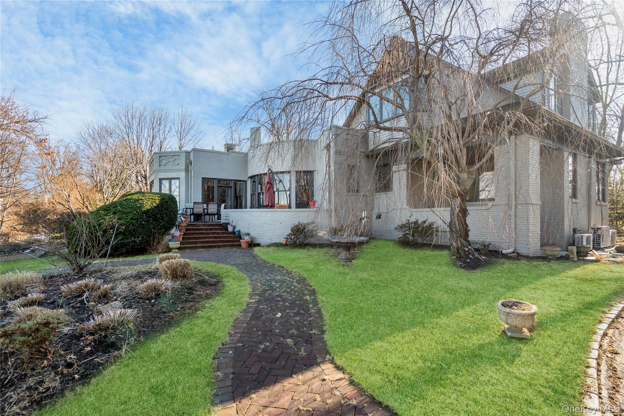 5 Cedar Lane — photo