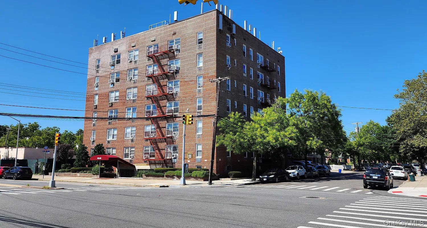 222-89 Braddock Avenue 3-E — photo