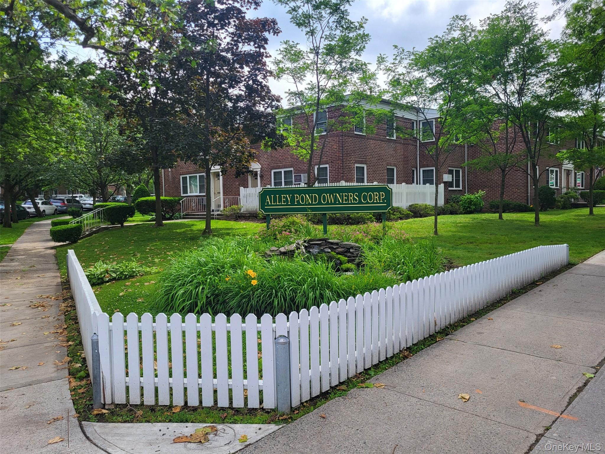 224-23 Kingsbury Avenue B — photo